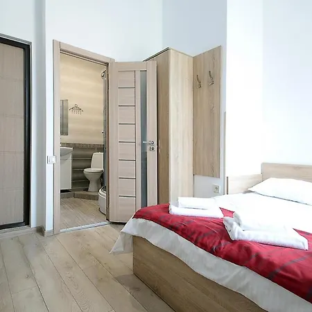 Buk Apartments On Doroshenka 29 Lviv Exterior photo