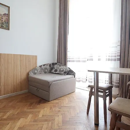 Buk Apartments On Doroshenka 29 Lviv Exterior photo