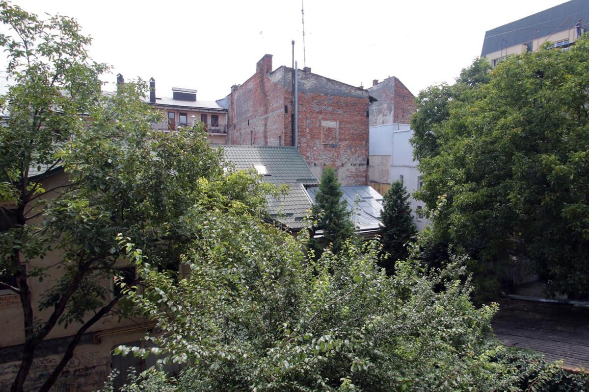 Buk On Doroshenka 29 *